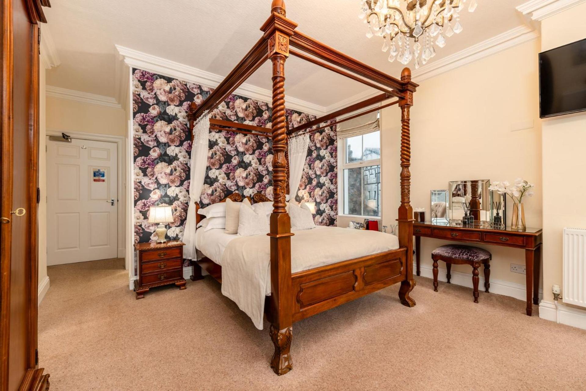 Wheatlands Lodge-windermere - Award Winning - Adult Only - Free Car Park Guest house