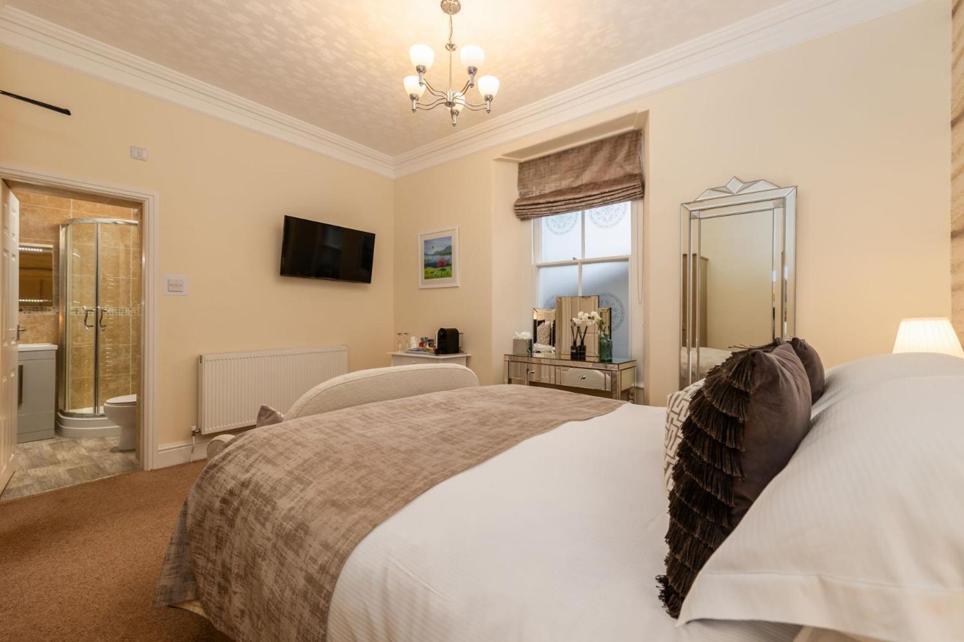 Wheatlands Lodge-windermere - Award Winning - Adult Only - Free Car Park Guest house